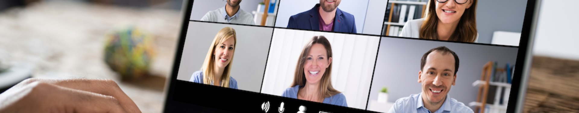 people on zoom meeting