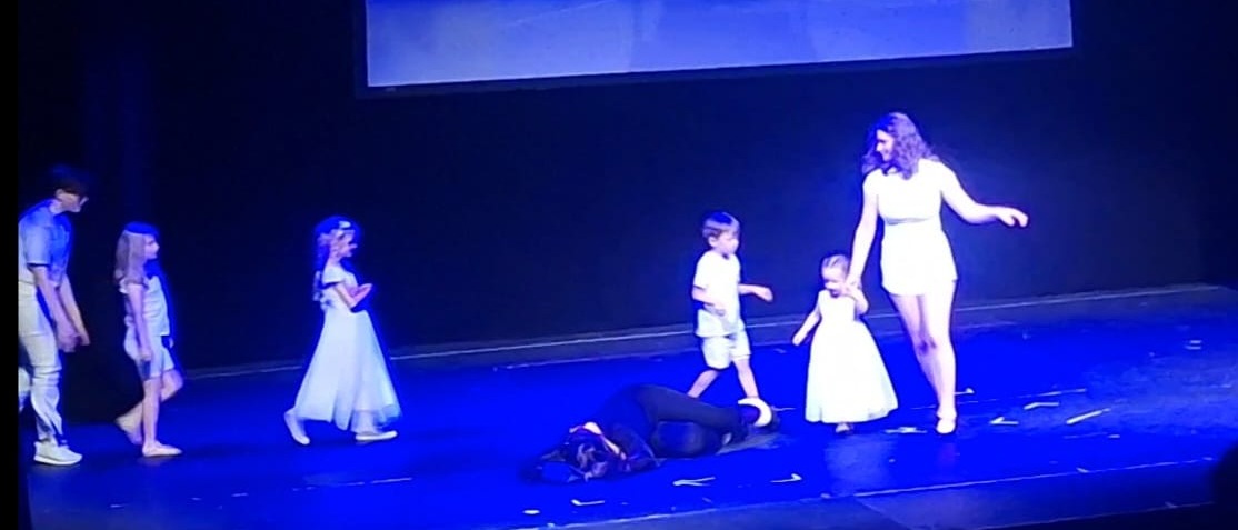 Shining Stars performing their dream sequence